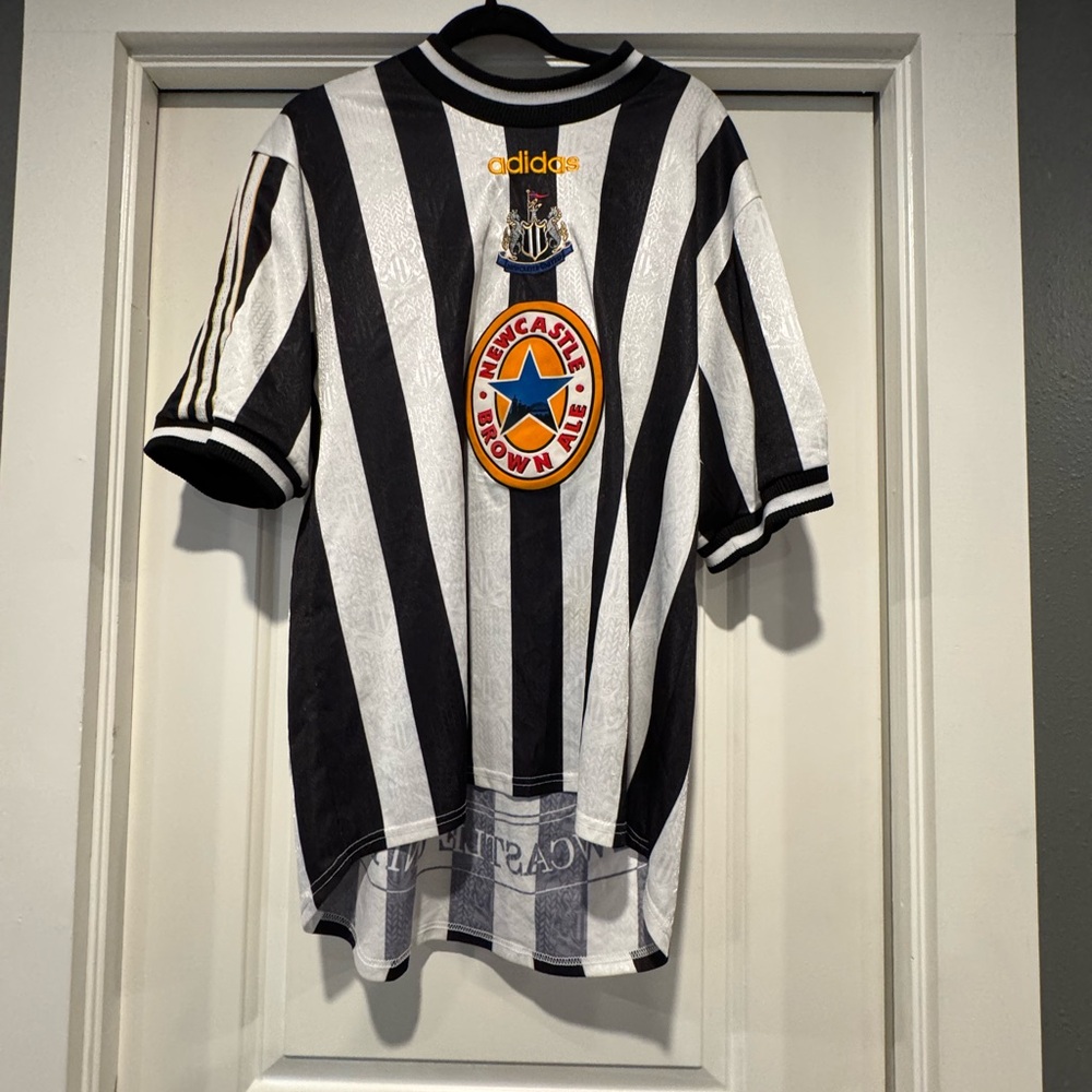 Rare Adidas official Vintage 1997 New Castle Soccer Jersey- amazing shape size L